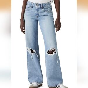 Levi Low-waisted Loose Jeans